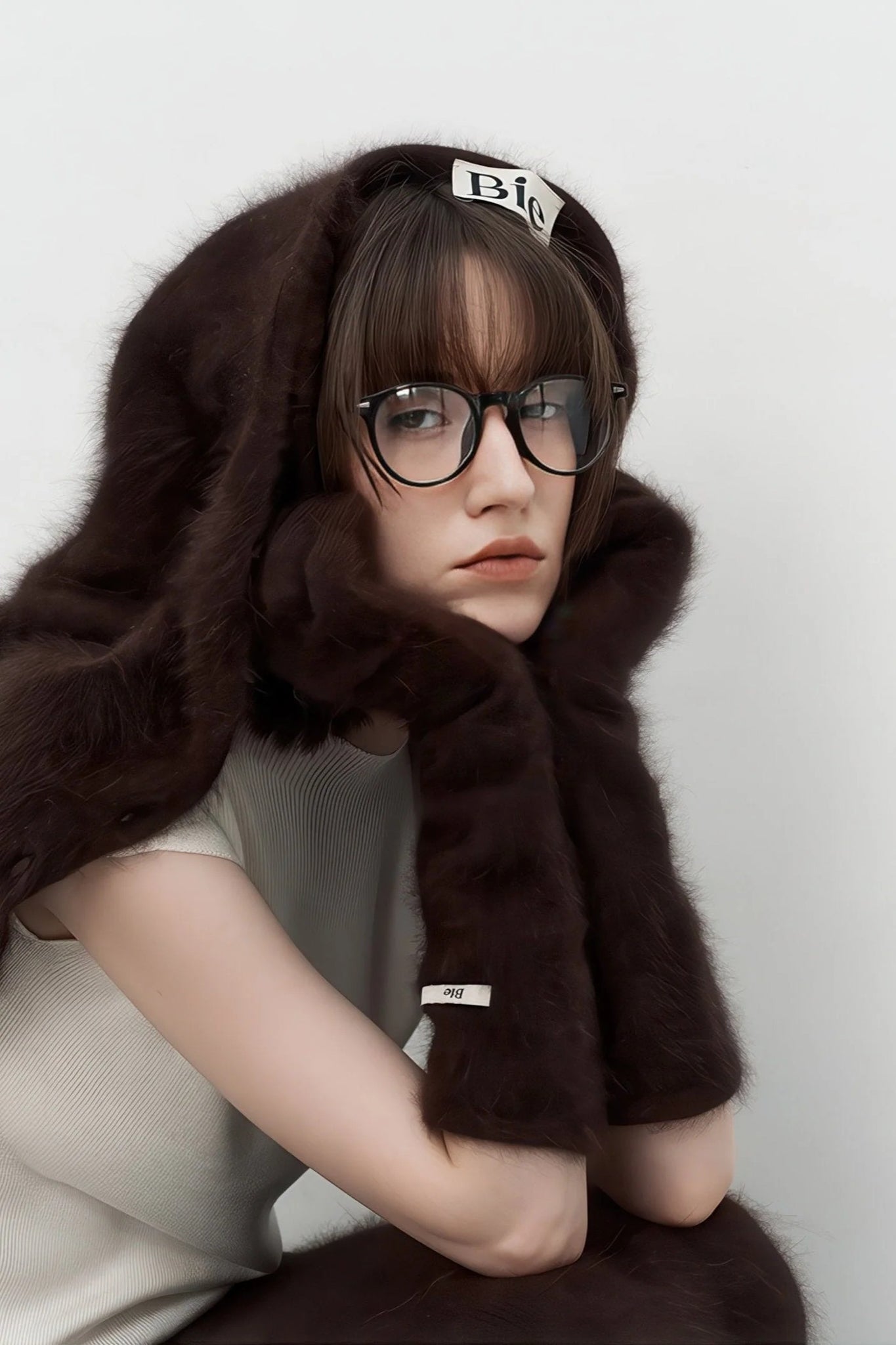 Luxe Otter Fur Gloves - Vintage-Inspired Five-Finger Design - 4inme 