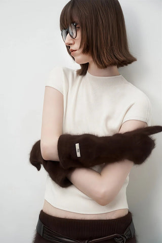 Luxe Otter Fur Gloves - Vintage-Inspired Five-Finger Design - 4inme 