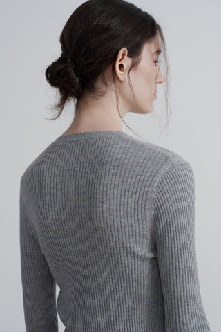 Simple V-Neck Wool Knit Pullover - 4inme 